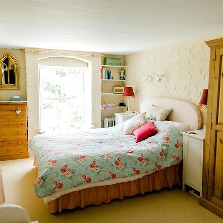 Cosy Cottage Ground Floor Bedroom Ensuite With Private Entrance 奇切斯特 外观 照片